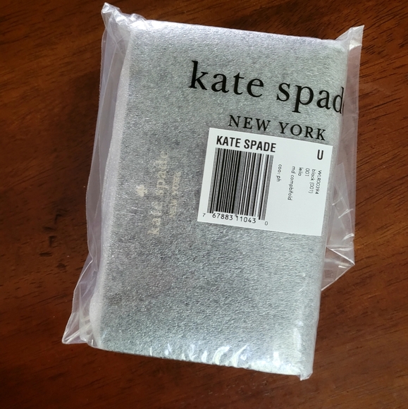 Kate Spade Leila Medium Compact Bifold Wallet - WLR00394 - Black Pebbled - NWT - Picture 4 of 6